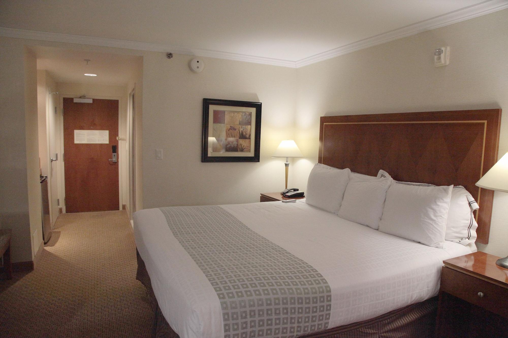 Hotel Executive Suites Картерет Екстериор снимка