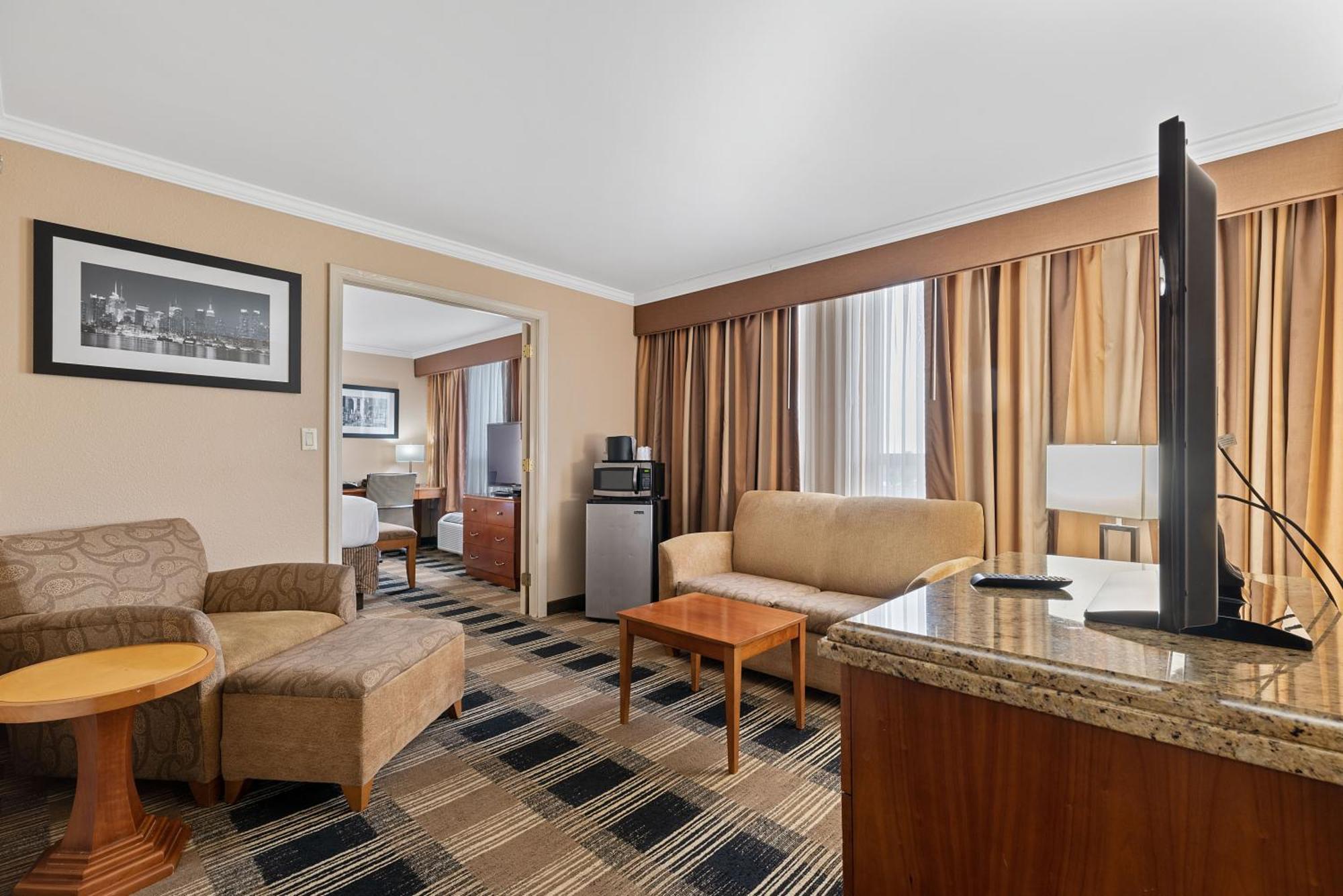 Hotel Executive Suites Картерет Екстериор снимка