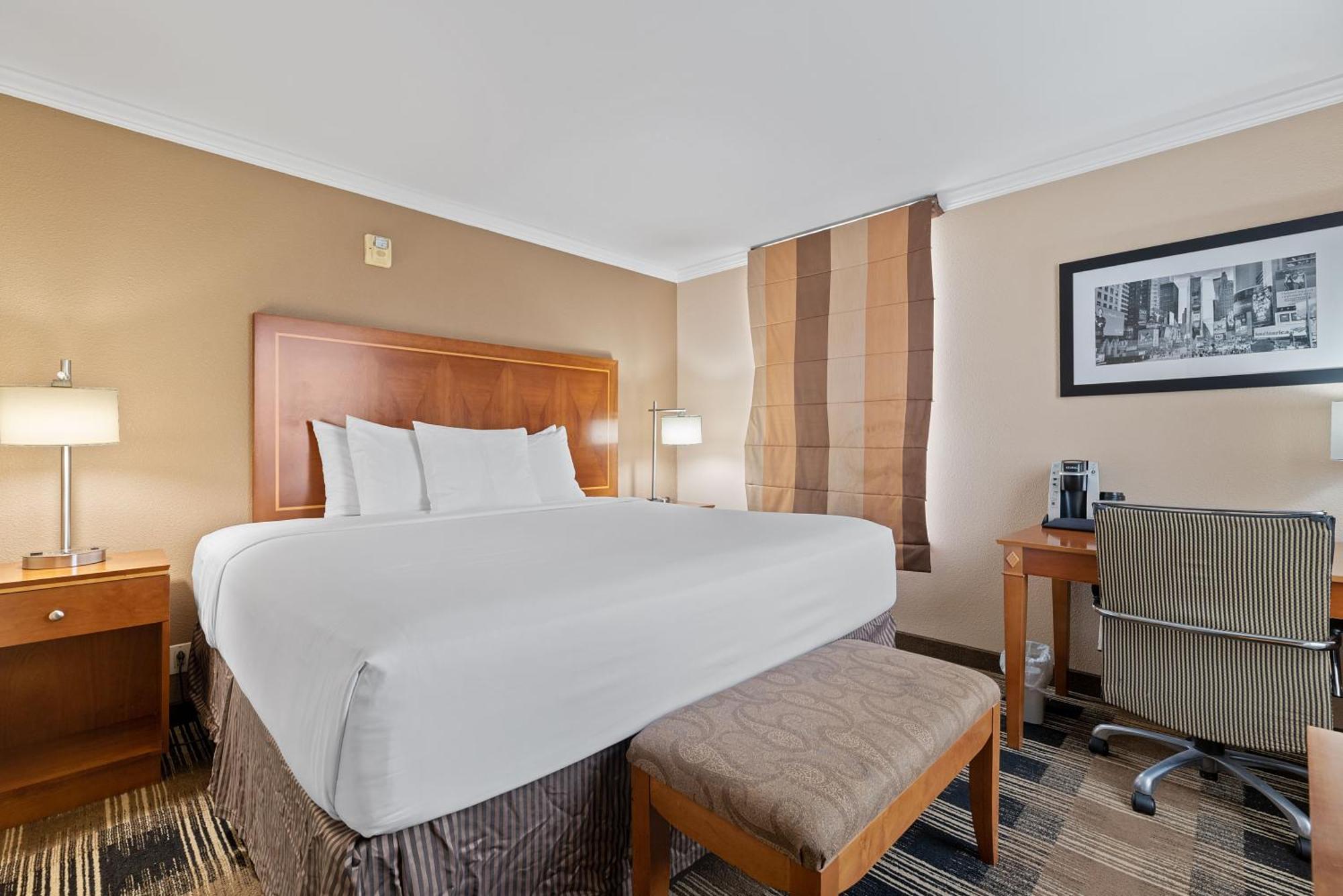 Hotel Executive Suites Картерет Екстериор снимка