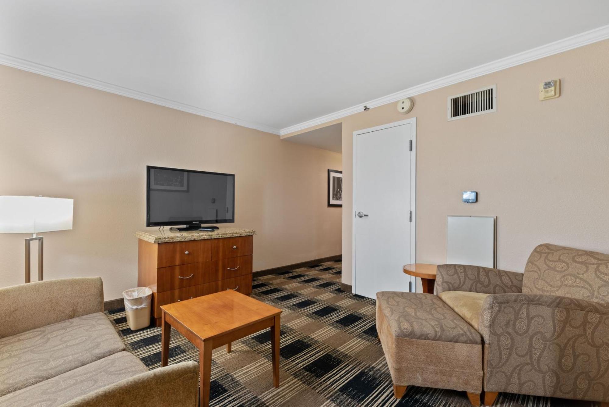 Hotel Executive Suites Картерет Екстериор снимка