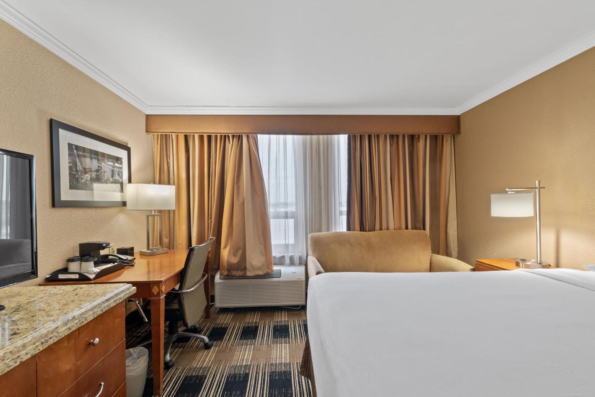 Hotel Executive Suites Картерет Екстериор снимка