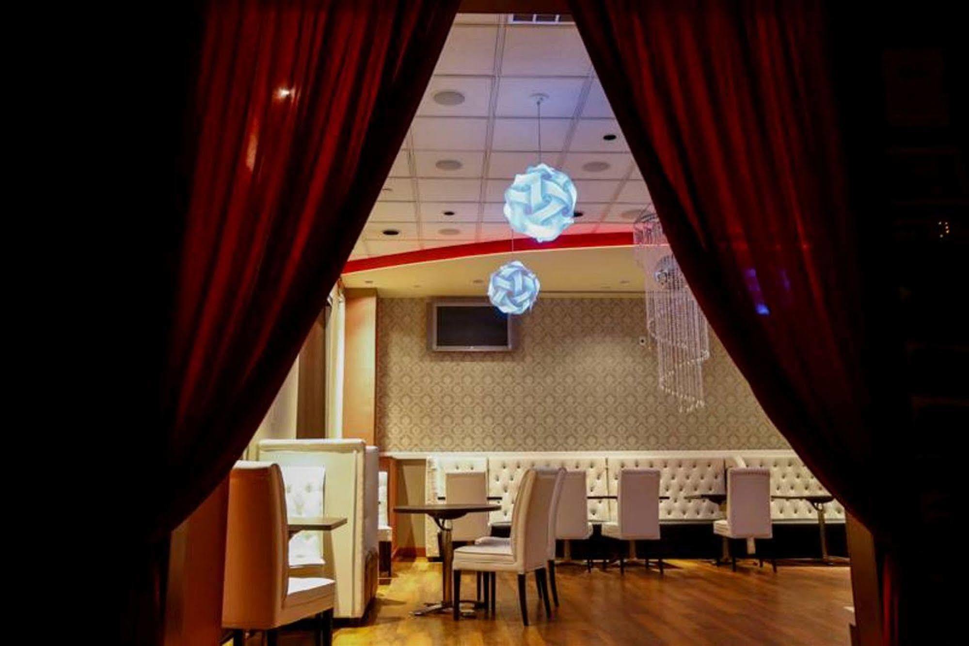 Hotel Executive Suites Картерет Екстериор снимка